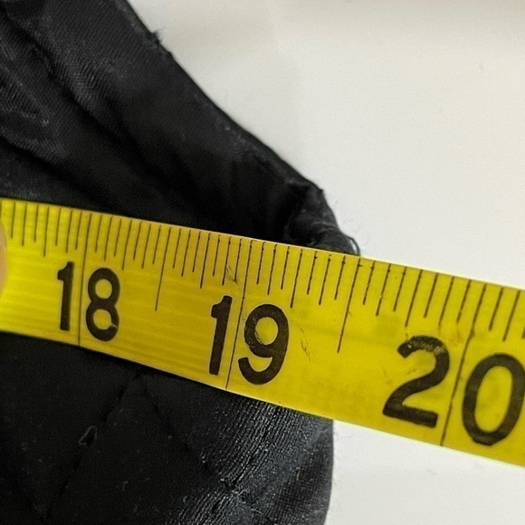 Context sz med black quilted vest in very soft fabric - Picture 4 of 12